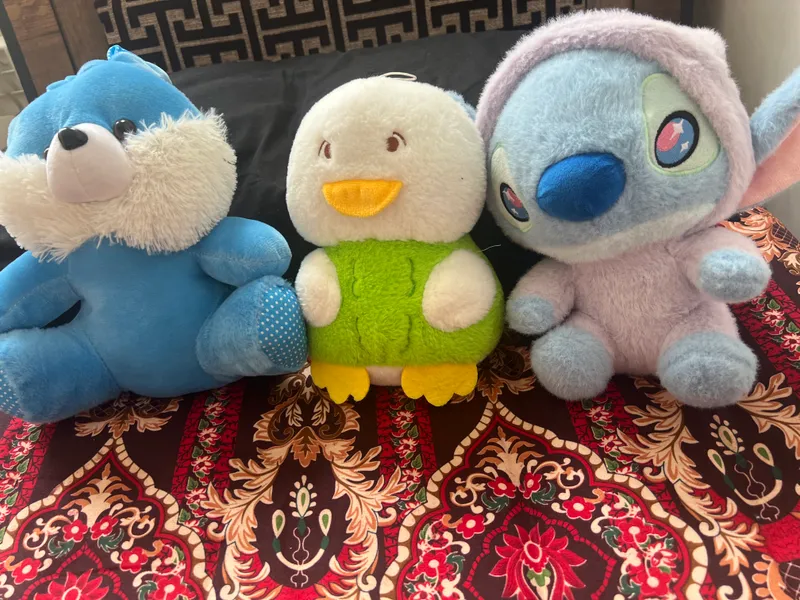 Chiroli ôyinchoqlar va yoqimtoy stich va ayiq ôrda — фото 4