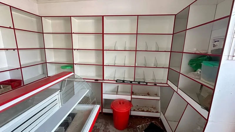 Холодильник и шкаф для магазина 2 Холодильник и шкаф для магазина 2