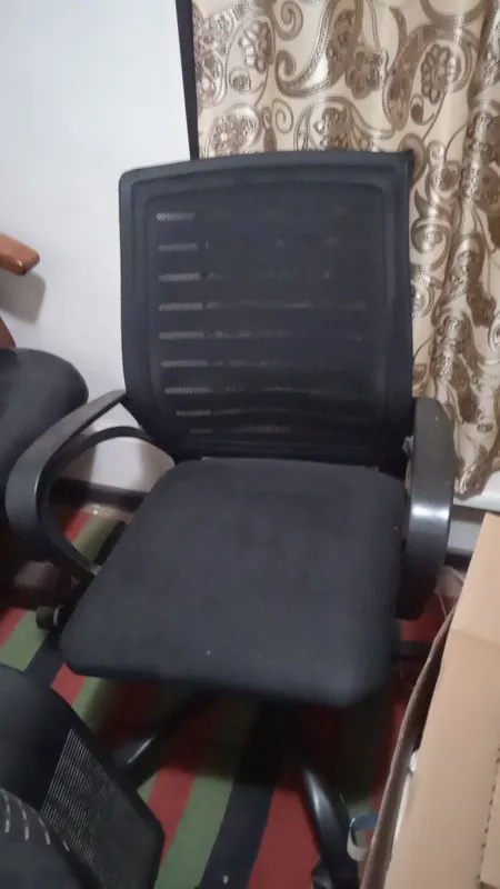 kreslo holati yahshi kam ishlatilgan
