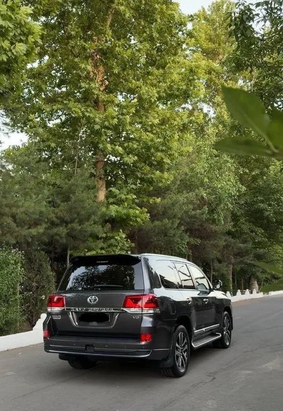 Toyota Land Cruiser 200 — фото 3