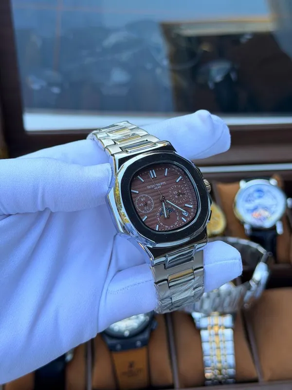 Patek Philippe Nautilus — Chronograph Style 4 Patek Philippe Nautilus — Chronograph Style 4