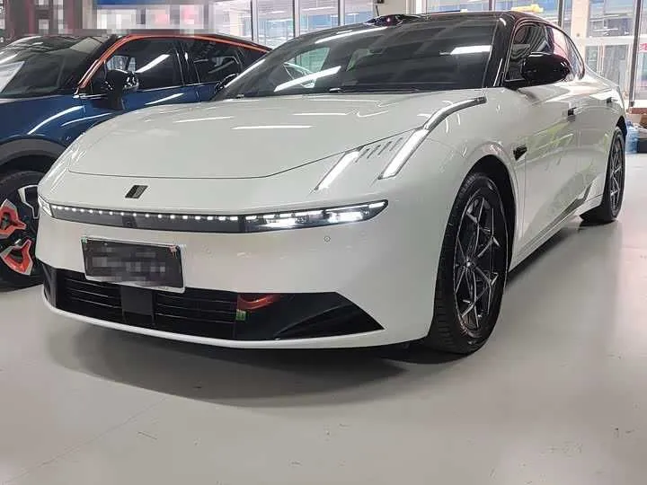 Lynk & Co 10 — 120 AWD Ultra