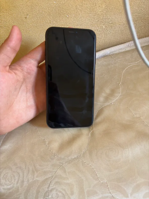 iPhone XR, состояние аккумулятора 84%, есть коробка и документы 3 iPhone XR, состояние аккумулятора 84%, есть коробка и документы 3