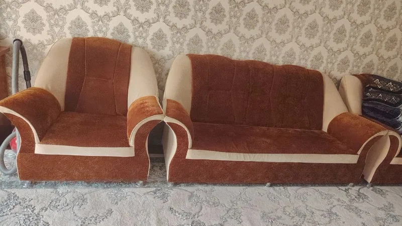 Devan va 2 ta kreslo sotiladi. Деван кресло