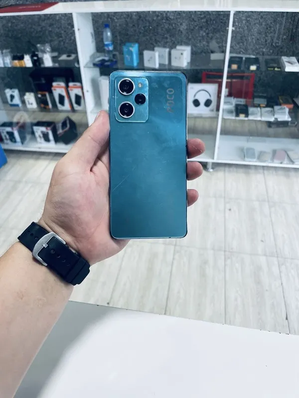 Poxo x 5 pro 8/256 srochna