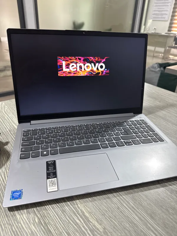 Notebook sotiladi holati yaxshi 1 Notebook sotiladi holati yaxshi 1