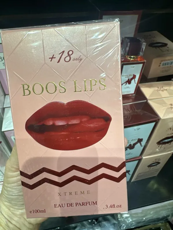 Boos lips Dubay Feramon