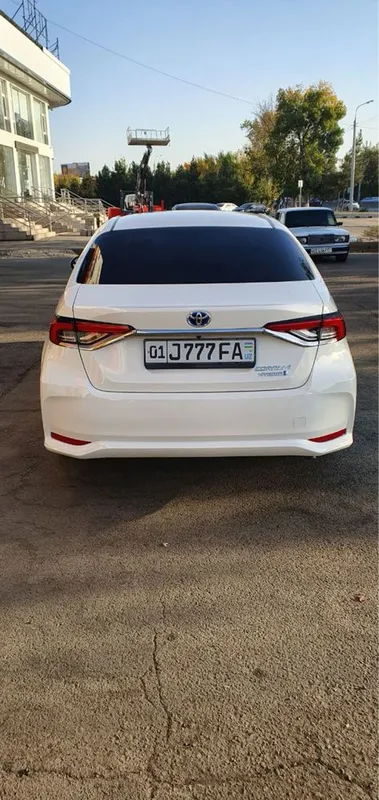Toyota Carolla hybrid sotiladi 2 Toyota Carolla hybrid sotiladi 2