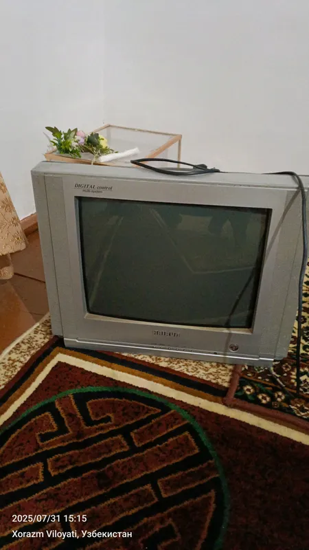 телевизор