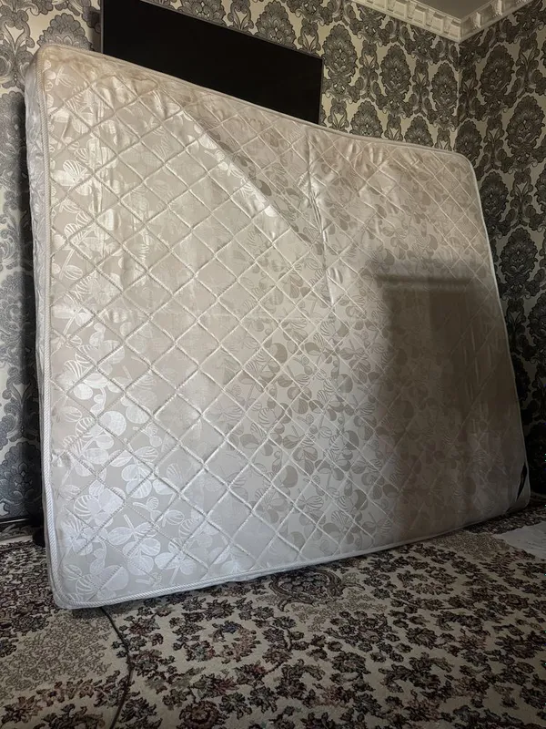 Matras Б/У kir dog' joyi yo'q