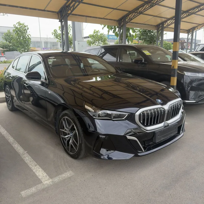 BMW i5 edrive40 full — фото 1