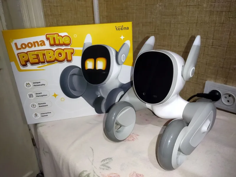 Loona robot kuchuk. Original. Yangi. Zaryad stanciyasi bor. — фото 1
