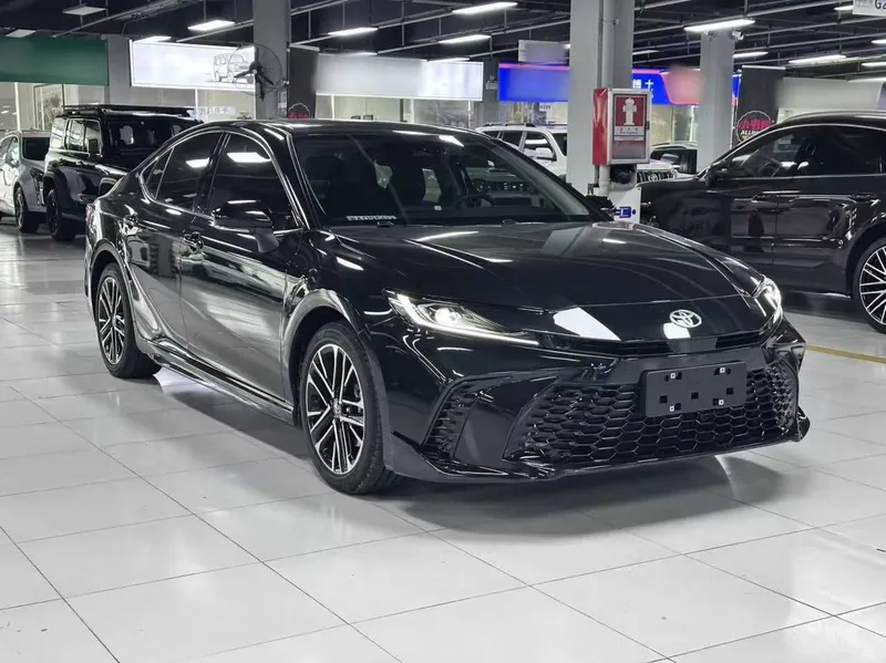Toyota Camry Model Dual-Engine 2.0HSE Sport Lite Edition — фото 1