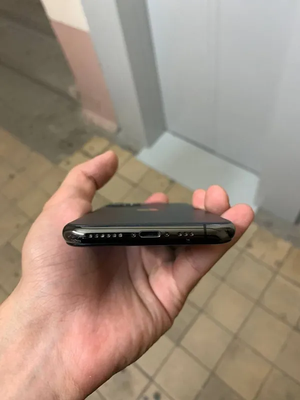 Iphone 11 pro черный 3