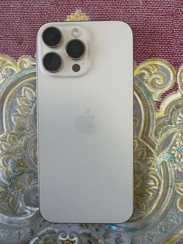 Iphone 16 pro max desert