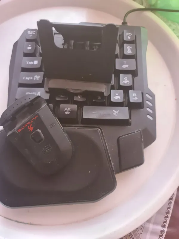 Blyutisli kalavitura mishka telefonlar uchun 2 ta — фото 1