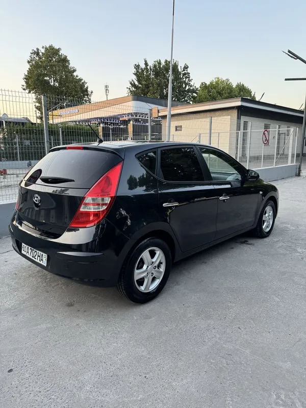 Hyundai i30 qora — фото 5