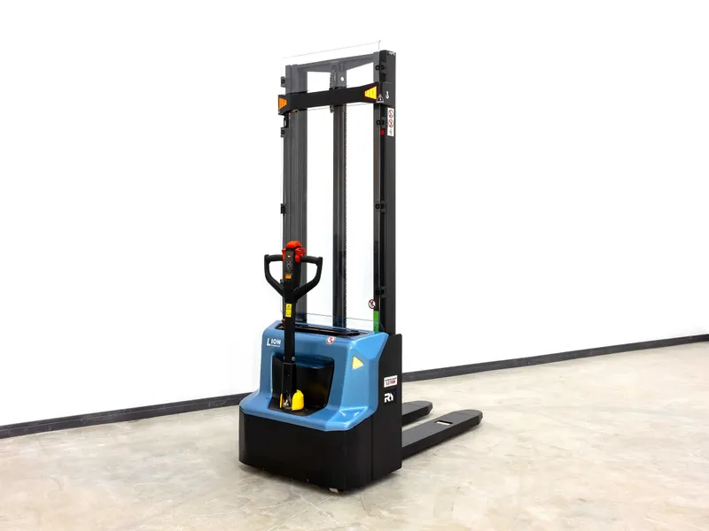 Штабелер электрический Royal Forklift 1 200 кг / штаблер / shtabler