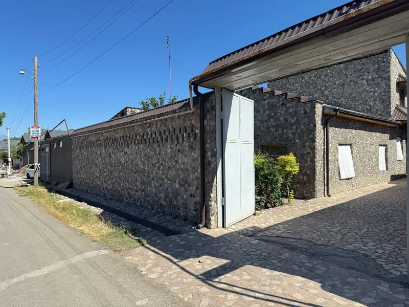 Uy sotiladi 7 sotik