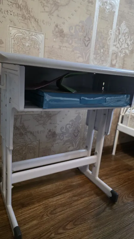 Растущая парта и ортопедический стул для школьника 2 Растущая парта и ортопедический стул для школьника 2