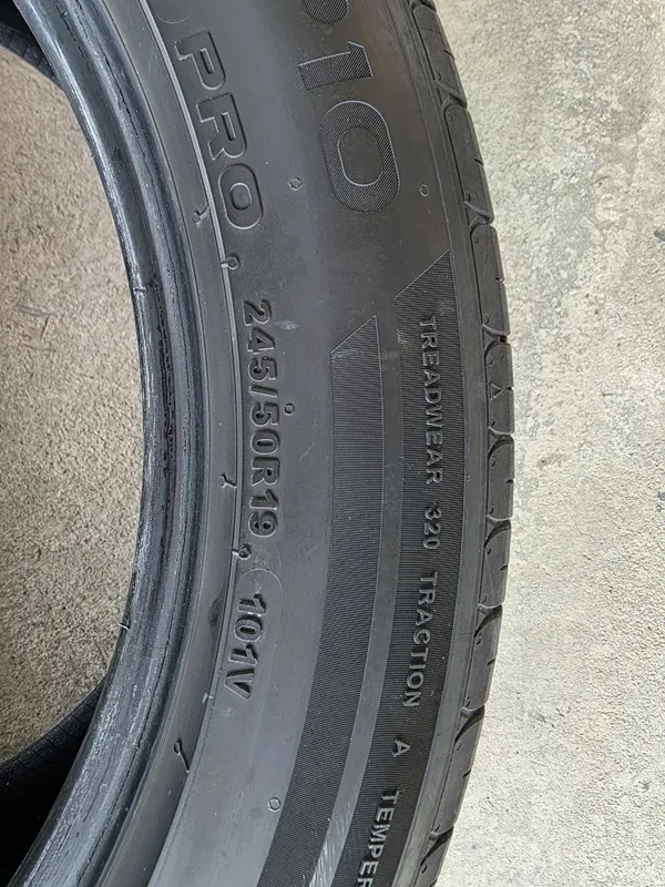 Продам шины 245/50R19 2 штуки 4 Продам шины 245/50R19 2 штуки 4