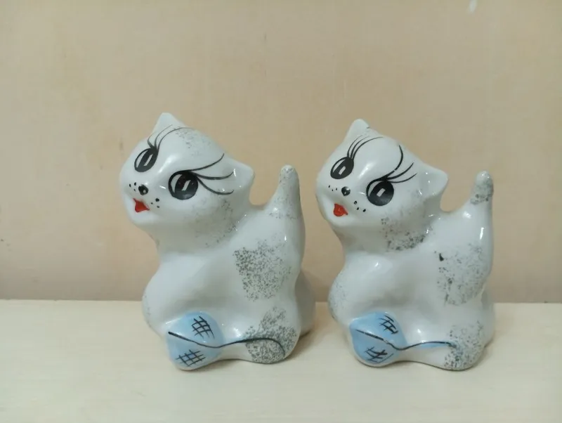 Фарфоровые статуэтки котенок с клубком