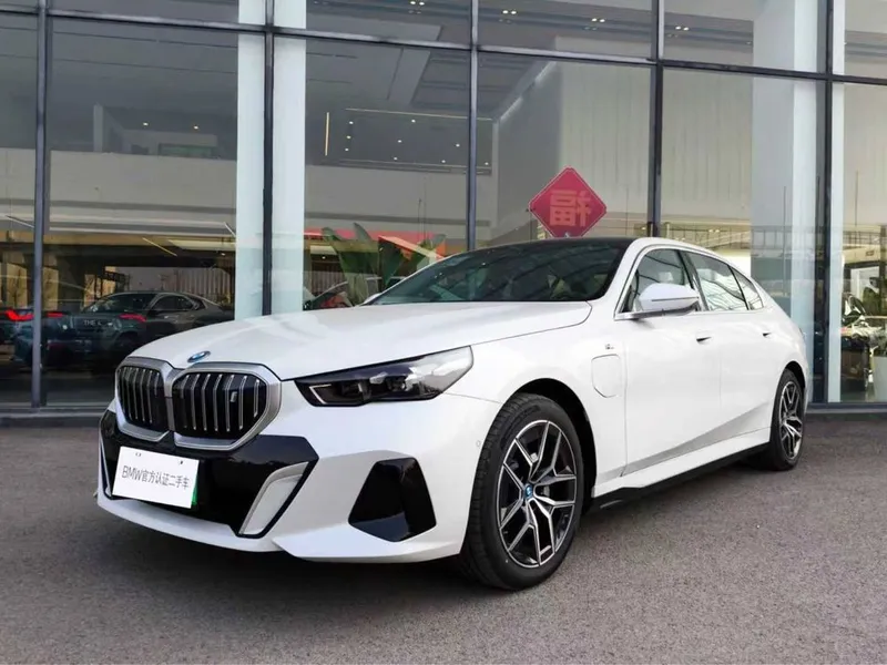 BMW i5 40L M-Soprt 2025 yil