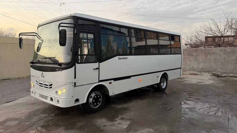 Сотилади Автобус Isuzu SAZ HC40.