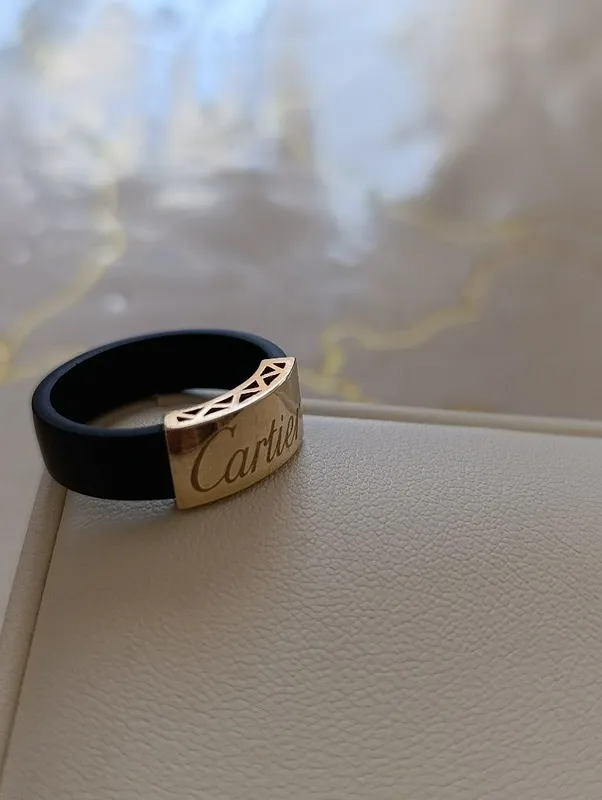 Золотое кольцо CARTIER, проба 585, вес золота 0,65 размер 17,5 2 Золотое кольцо CARTIER, проба 585, вес золота 0,65 размер 17,5 2