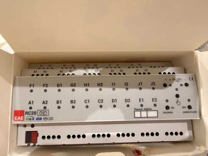EAE RCU2000 — KNX контроллер комнаты, 20 каналов, новый 2