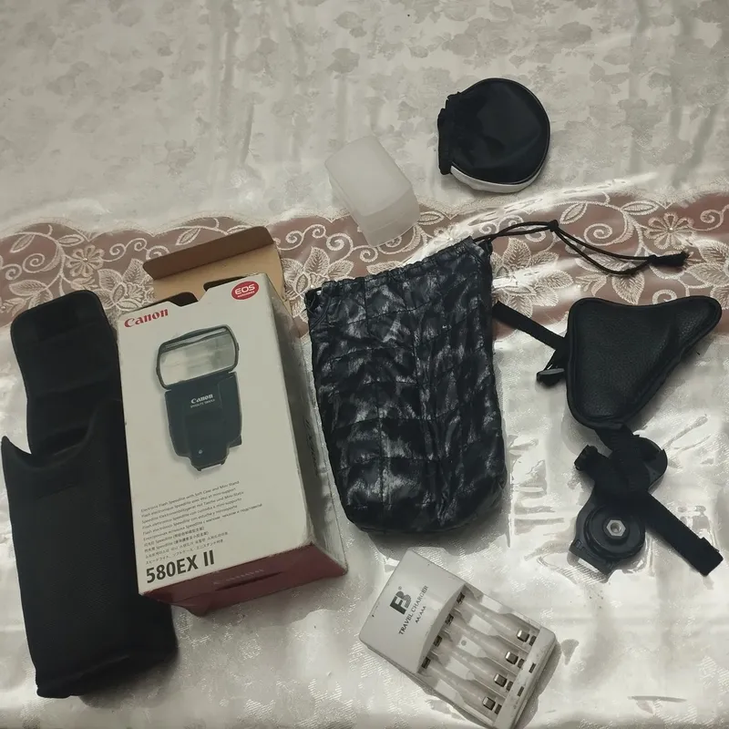 Canon M50 сотилади. Жуда куп аксессуарлар билан. Барчасини холати аъло — фото 1