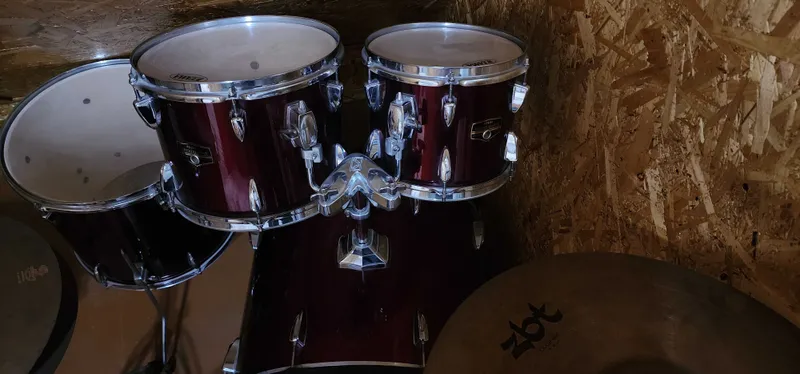 Tama Imperialstar 5-Piece Drum Kit (почти новая)+Zildjian/ZBT тарелки 2