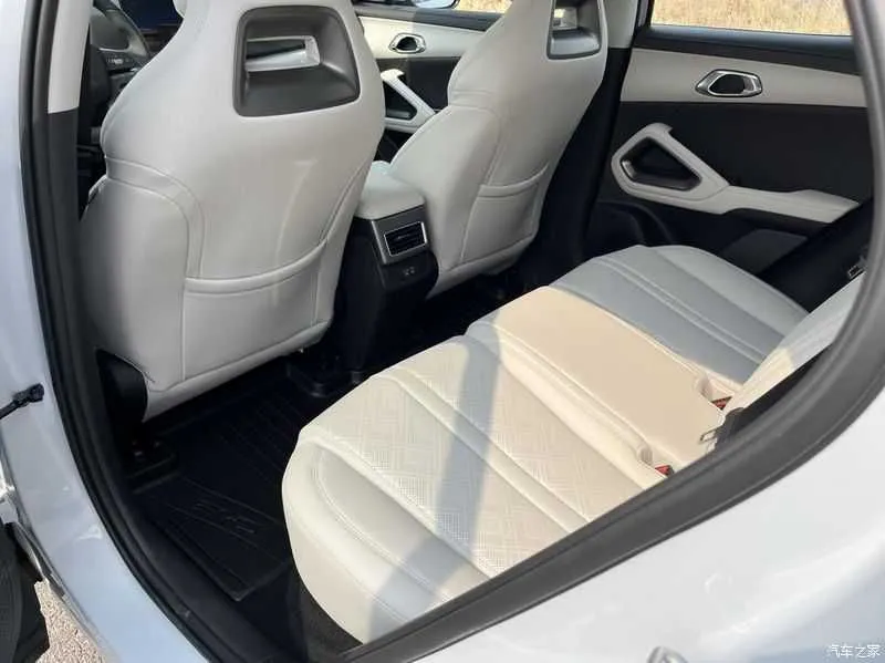 BYD Yuan Up Smart EV naxt va xalol nasiya — фото 2