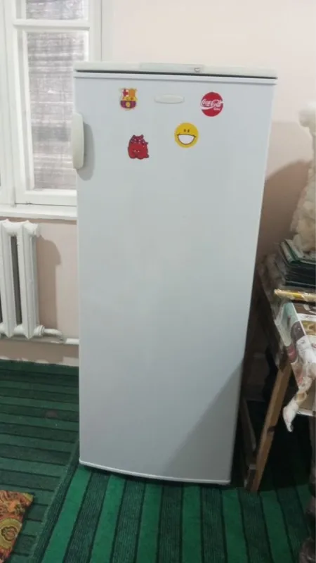 Холодильник сотилади