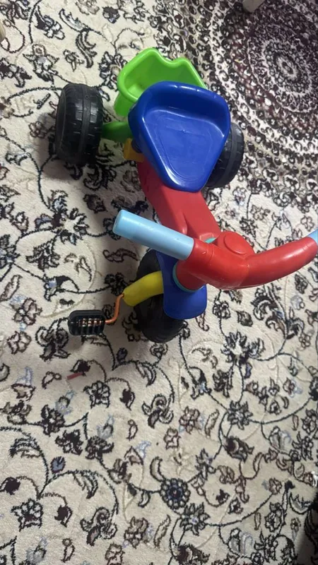 Детские игруши Машина велик лощад 2 Детские игруши Машина велик лощад 2