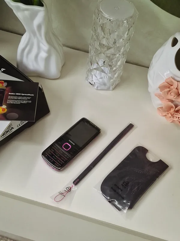 Nokia 6700 classic pink 4