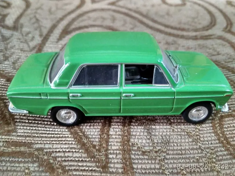 ВАЗ-2103 зеленого цвета, масштаб 1:43, игрушка, модель жигули. 1 ВАЗ-2103 зеленого цвета, масштаб 1:43, игрушка, модель жигули. 1