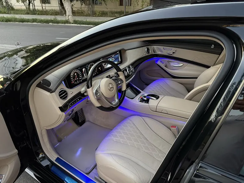 Mercedes Benz W222 S560 Long 5
