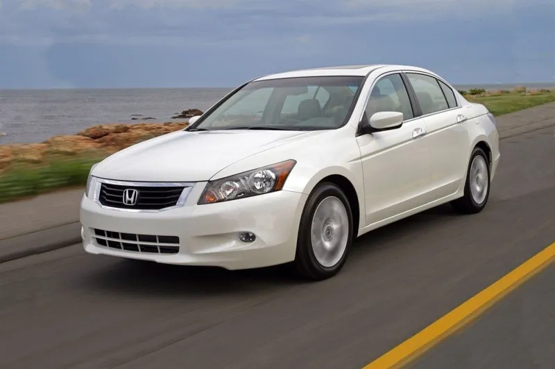 Honda Accord 8 регулятор генератора — фото 1