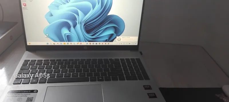 omnibook 5 Ryzen 7 16GB 2 omnibook 5 Ryzen 7 16GB 2