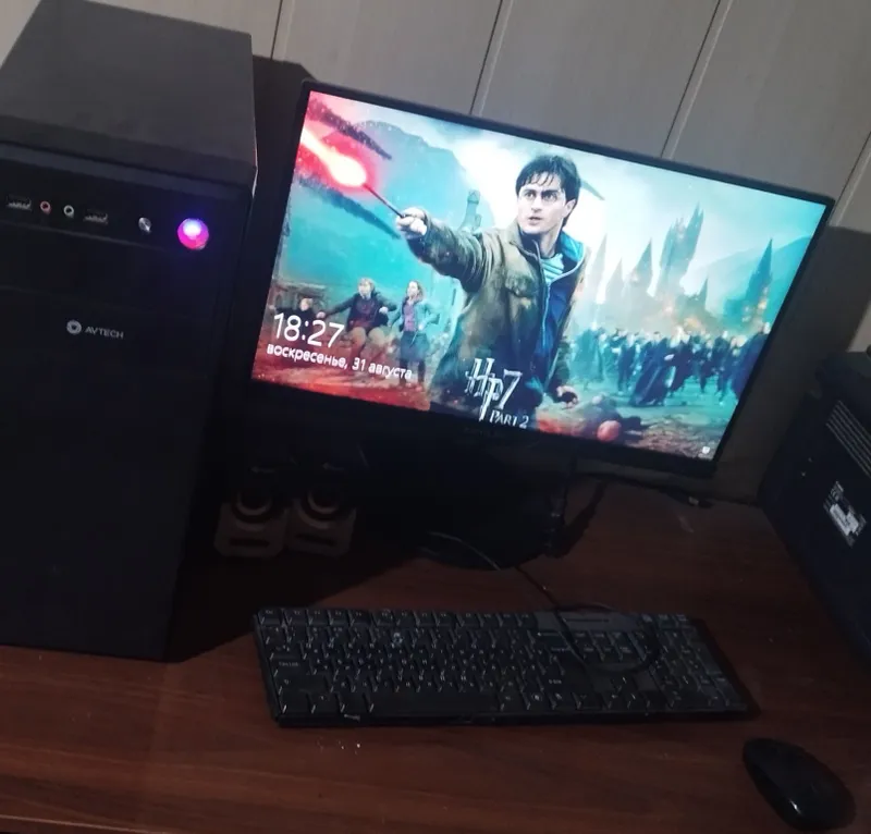 Компьютер для работы и игры.