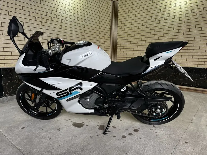 Продам CF Moto 2025 года пробег 2200 км
