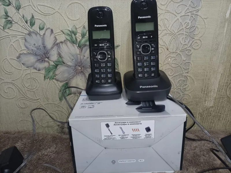 Продается Домашние Телефон, В комплекте 2 пары Panasonic