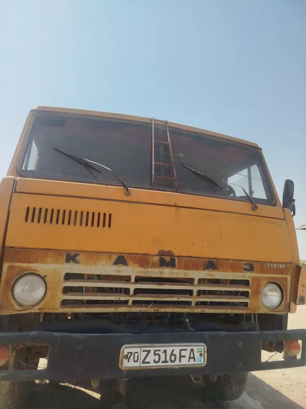 Kamaz sotiladi 1991-yil xolati yaxshi 1