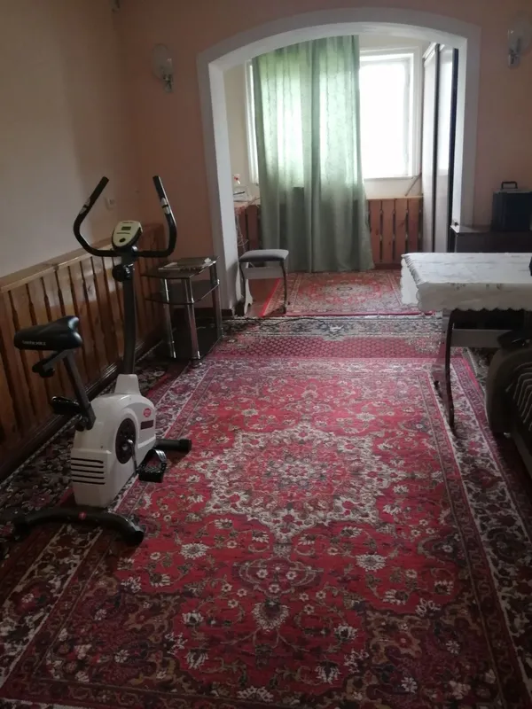 Продается 3х комн квартира в городе, ориентир кафе "Ахмадчиз" 7