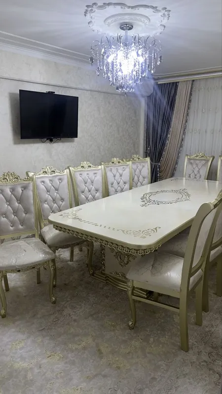 Стол стулья состояние отличное