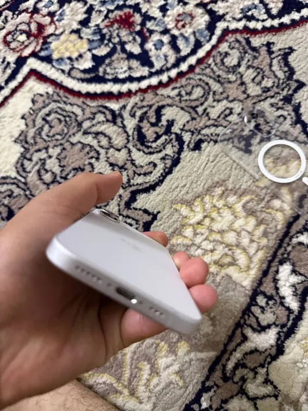 Iphone 17 Белый 256GB 4 Iphone 17 Белый 256GB 4