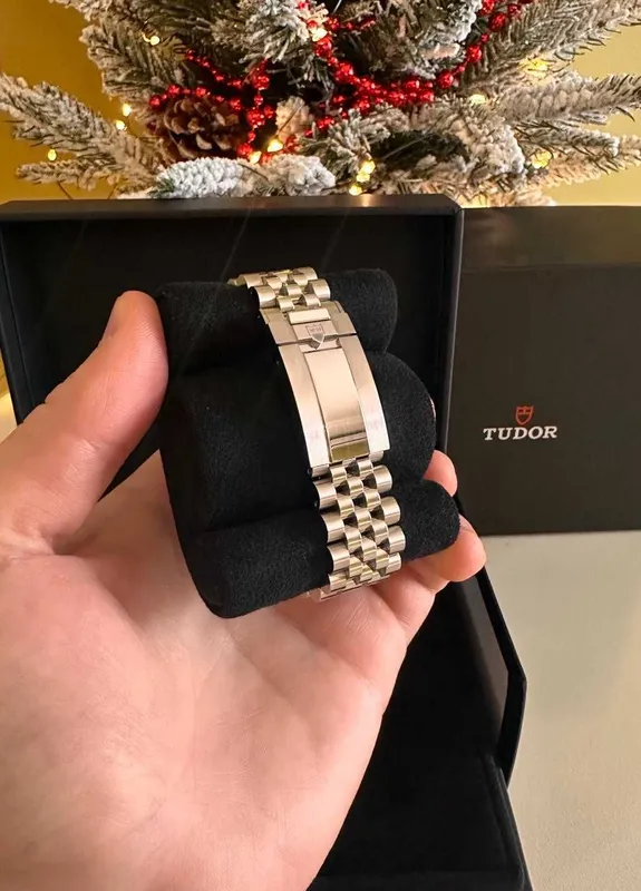 Часы Tudor black bay one, 41 mm — фото 5