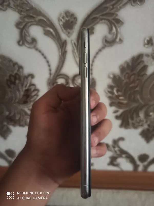 iPhone kameraishlamayde tel sosda ekran almashgan — фото 2