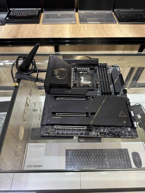 MSI MEG Z790 ACE anakartasi 2 MSI MEG Z790 ACE anakartasi 2
